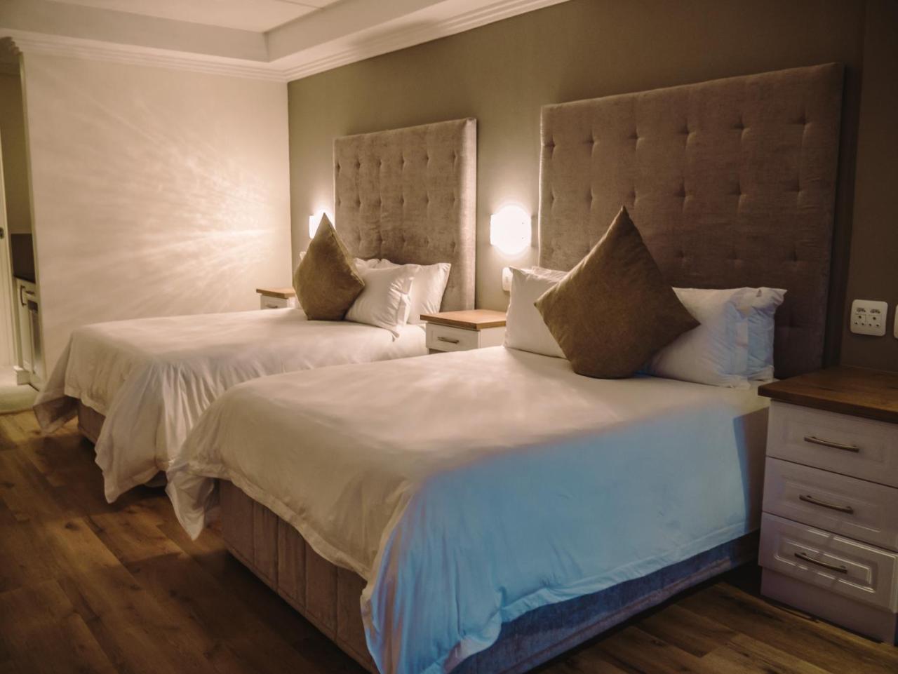Herms Restaurant & Boutique Hotel Port Elizabeth Exteriör bild
